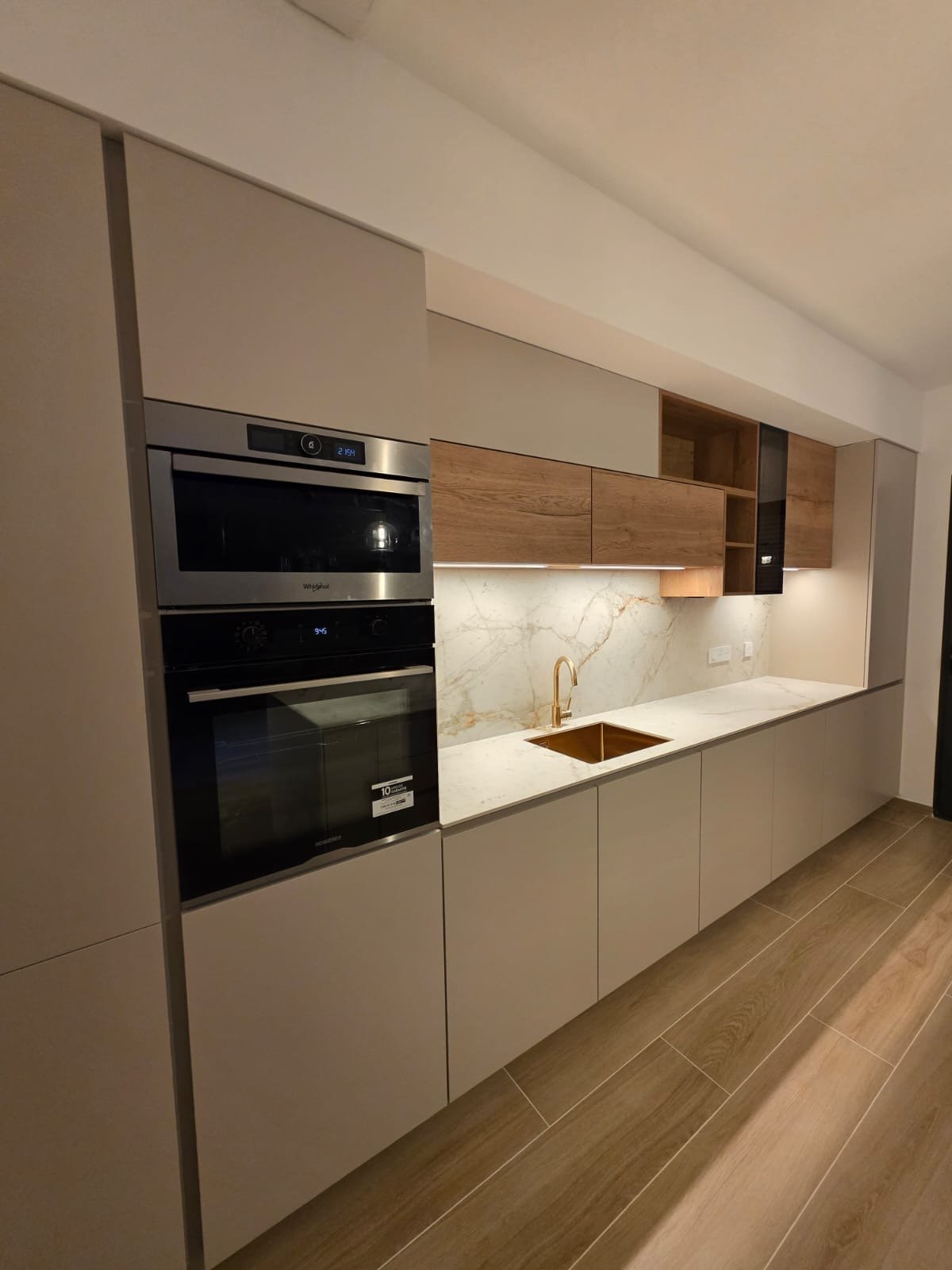 Cuisine Taupe et Bois en Céramique Uniceramica Oro Fantastico