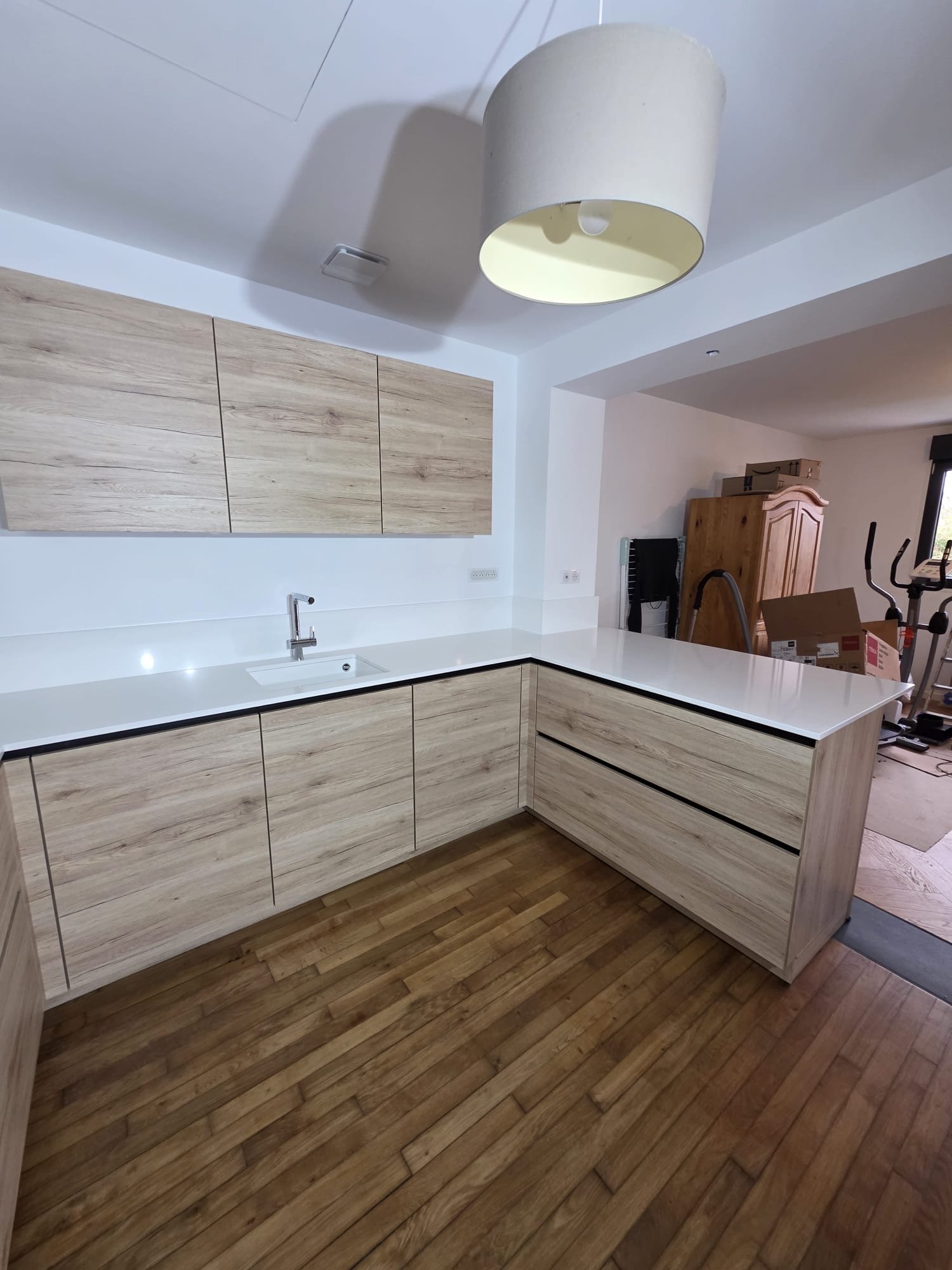 Cuisine en U en Quartz Unistone Bianco