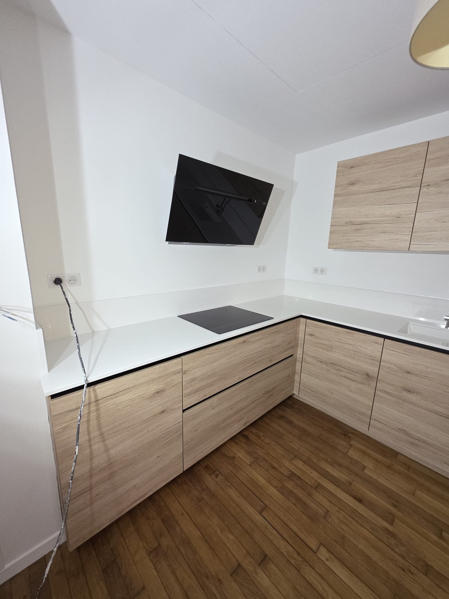 Cuisine en U en Quartz Unistone Bianco