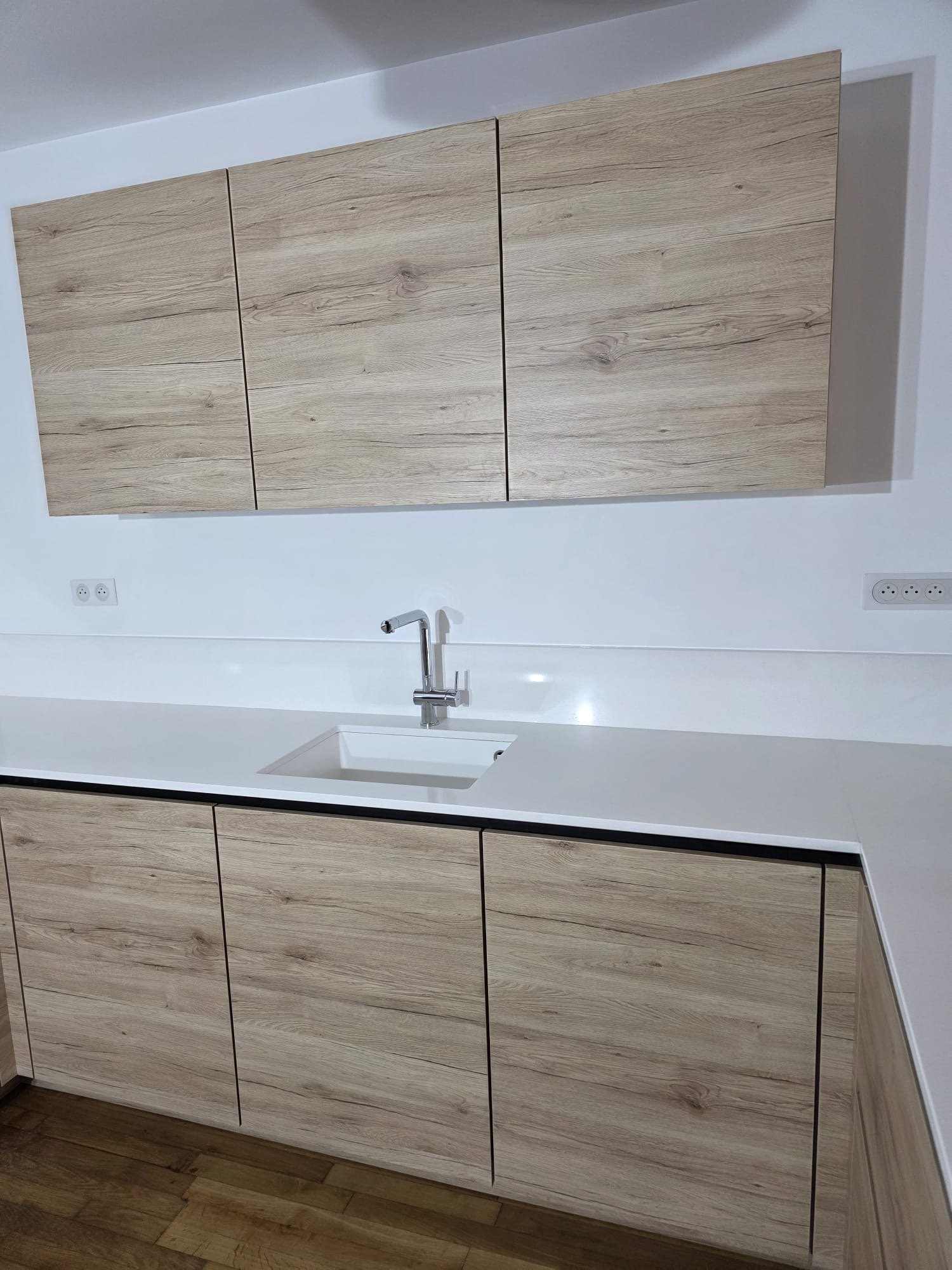 Cuisine en U en Quartz Unistone Bianco